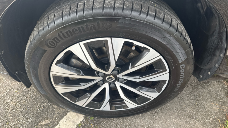 Volvo Xc60 2.0 B4P Plus Dark 5dr Geartronic Petrol Estate